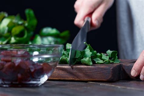 how-to-eat-beet-greens-leaftv image