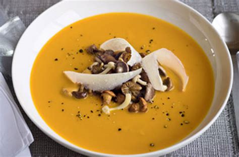 gordon-ramsays-pumpkin-soup-with-wild-mushrooms image