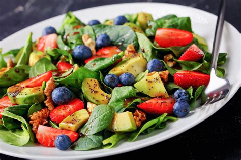 avocado-and-blueberry-fruit-salad-diabetes-self image