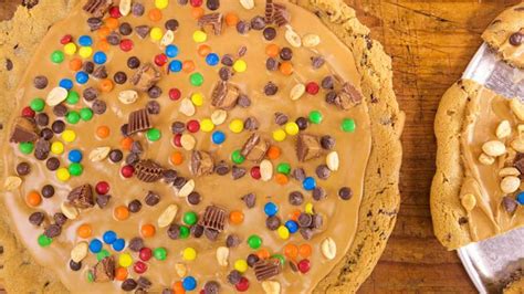 chocolate-peanut-butter-pizza-recipe-rachael-ray-show image