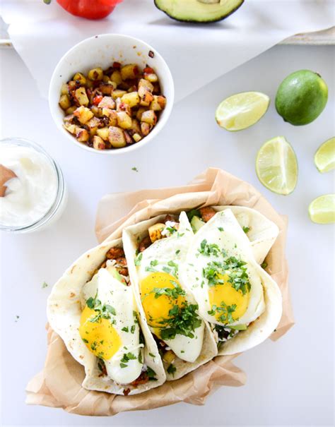 chorizo-and-fried-egg-breakfast-tacos-how-sweet-eats image