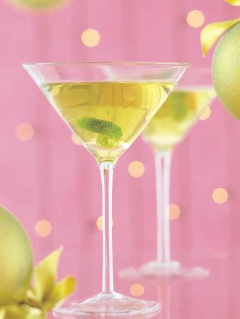 recipe-mistletoe-martini image