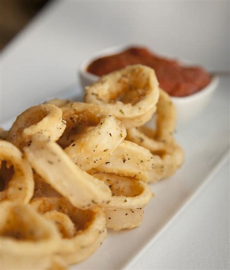 fried-calamari-spicy-marinara-urban-cookery image