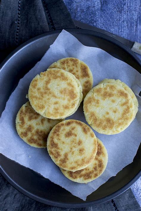 moroccan-harcha-semolina-flatbread-recipe-cooks image