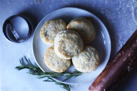rosemary-buttermilk-biscuits-olive-and-artisan image