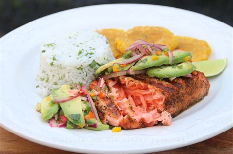 grilled-salmon-with-avocado-salsa-laylitas image