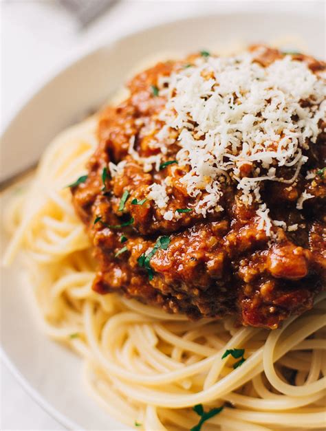 greek-spaghetti-bolognese-makaronia-me-kima-real image