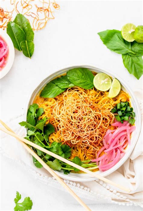 chicken-khao-soi-northern-thai-curry-sprinkles-sea image