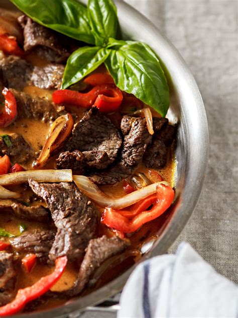 20-minute-light-and-easy-thai-red-curry-beef-dinner image