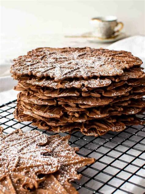 chocolate-pizzelle-crispy-and-delicate-marcellina-in image