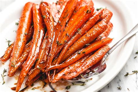 honey-balsamic-roasted-carrots-recipe-eatwell101 image