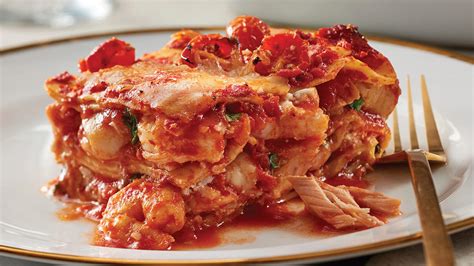 roasted-red-pepper-tomato-seafood-lasagna image