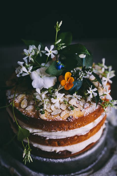 orange-almond-cake-with-an-orange-blossom image