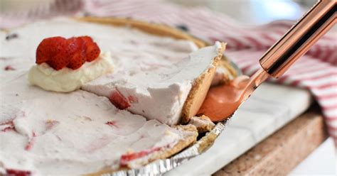 this-3-ingredient-yogurt-cream-pie-is-the-easiest-dessert image