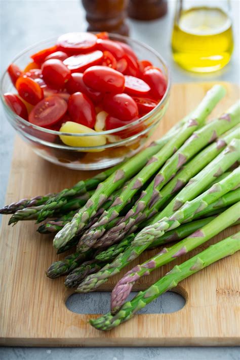 balsamic-glazed-roasted-tomato-and-asparagus-oh image