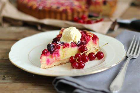 red-black-currant-mazarintrta-bake-to-the-roots image