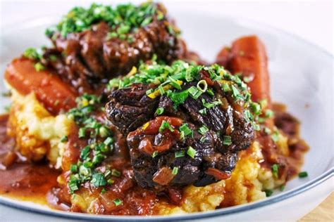 red-wine-braised-short-ribs-with-gremolata-dish-n image