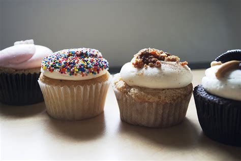 8-ways-to-top-a-cupcake-without-icing-or-frosting image