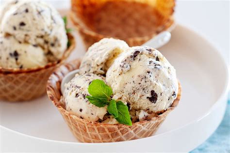 mint-chocolate-chip-ice-cream-recipe-simply image