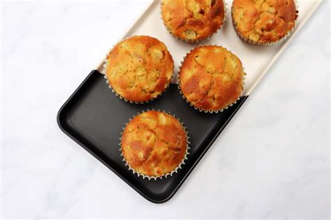 rhubarb-and-orange-muffins-recipe-what-the image