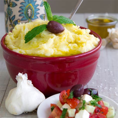 skordalia-recipe-greek-garlic-mashed-potatoes image