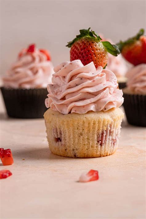 strawberry-cupcakes-with-strawberry-meringue-buttercream image