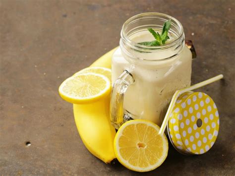 lemon-milkshake-recipe-cdkitchencom image
