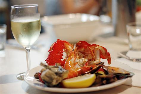 wines-that-pair-well-with-lobster-the-spruce-eats image