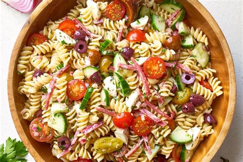 how-to-dress-your-pasta-salad-in-advance image