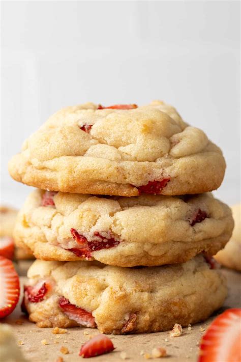strawberry-cheesecake-cookies-cookie-dough-diaries image