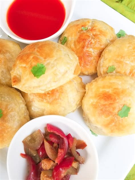 pastelitos-de-carne-puff-pastry-with-meat-filling image