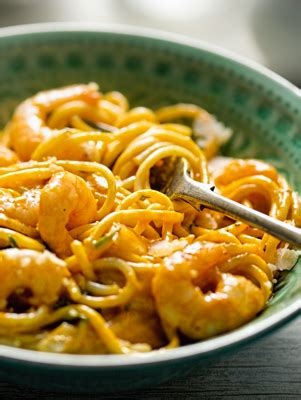 bubbas-creamy-spicy-seafood-pasta-paula-deen image