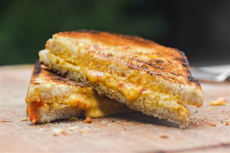 grilled-pimento-cheese-sandwiches-recipe-the-meatwave image