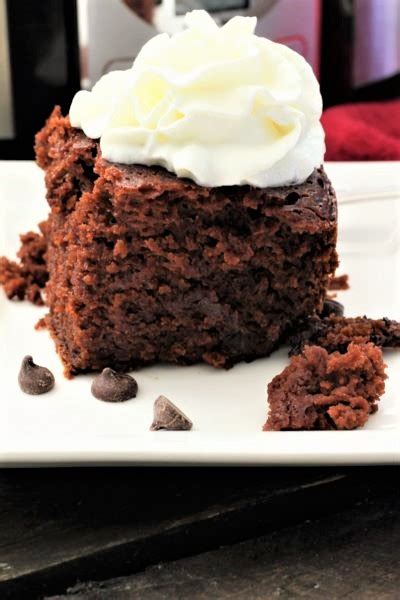 crock-pot-decadent-chocolate-cake-my image