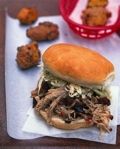 north-carolina-style-pulled-pork-sandwich-with image