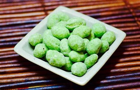the-hirshon-wasabi-peanuts-with-green-tea-the image