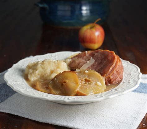 apples-and-dumplings-schnitz-un-gnepp-weavers image