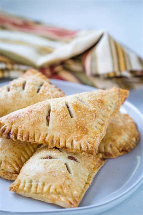 classic-apple-hand-pies-perfect-for-fall-a-classic-twist image