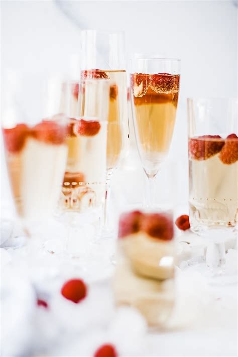 mock-champagne-non-alcoholic-oh-so-delicioso image