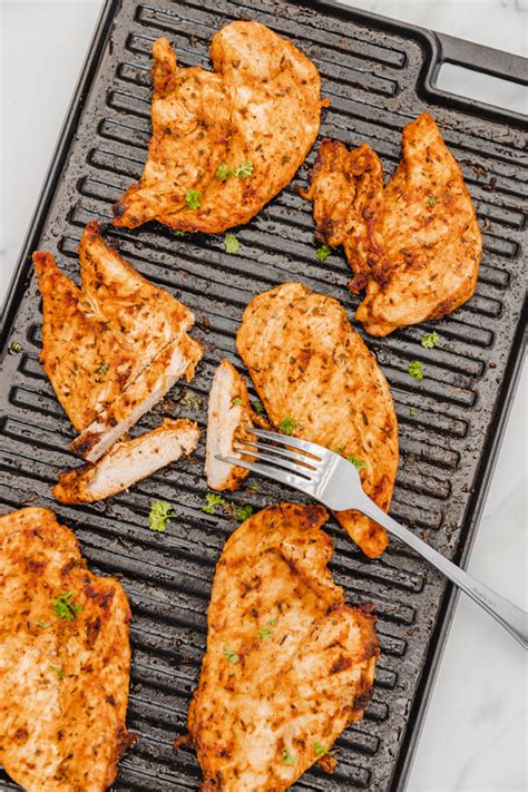 broiled-chicken-breast-recipe-the-dinner-bite image