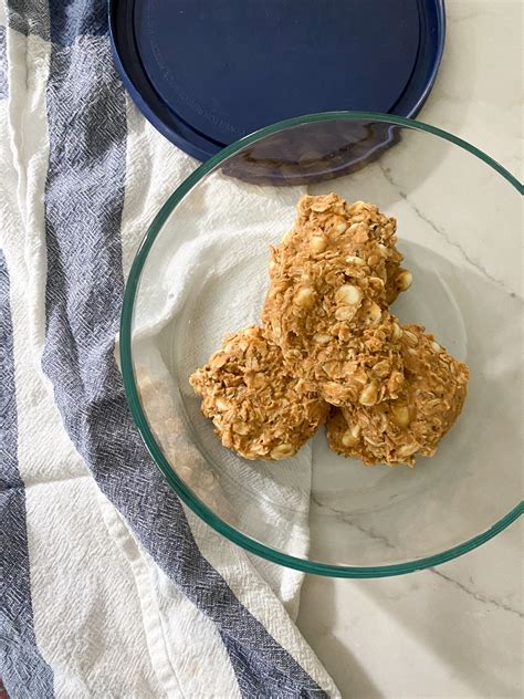 easy-5-minute-no-bake-recipe-for-breakfast-cookies image