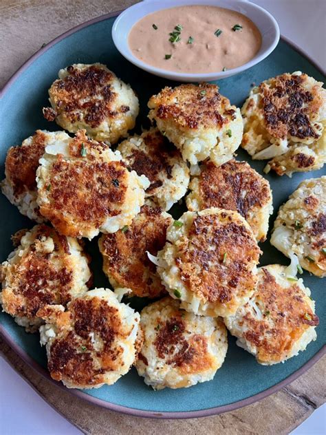 easy-cheesy-cauliflower-nuggets-hungry-happens image