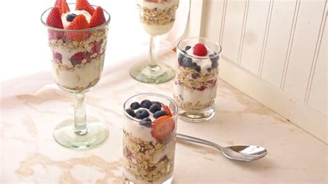 muesli-with-yogurt-your-new-clean-breakfast-hack image
