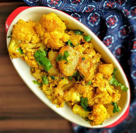 aloo-gobi-recipe-cauliflower-potato-curry image