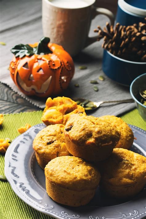 pumpkin-raisin-muffins-recipe-dairy-free-100 image