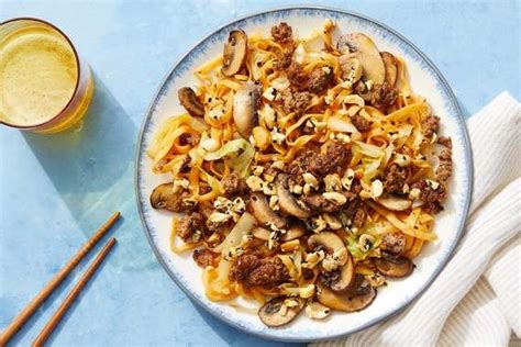 recipe-orange-beef-noodles-with-sesame-peanuts image