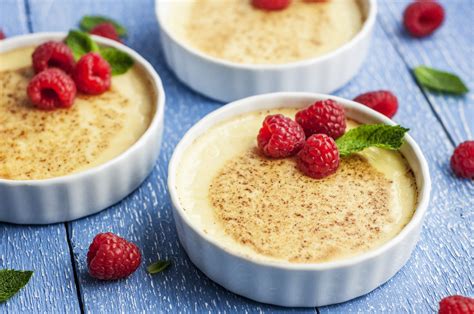 easy-baked-custard-recipe-with-nutmeg-topping image