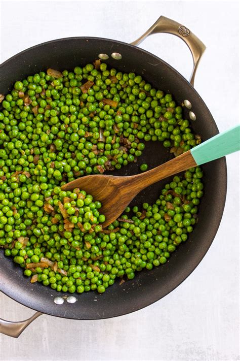 easy-indian-spiced-peas-20-minutes-robust image