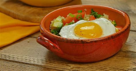 southwestern-quinoa-and-egg-breakfast-bowl image