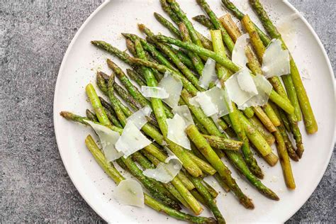 pan-roasted-lemon-and-garlic-asparagus-recipe-the image